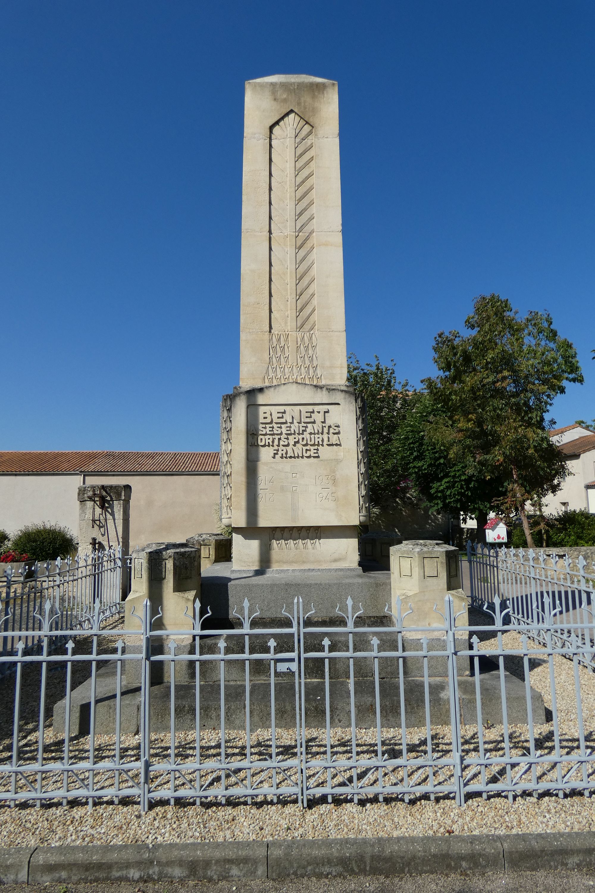 Monument aux morts de Benet