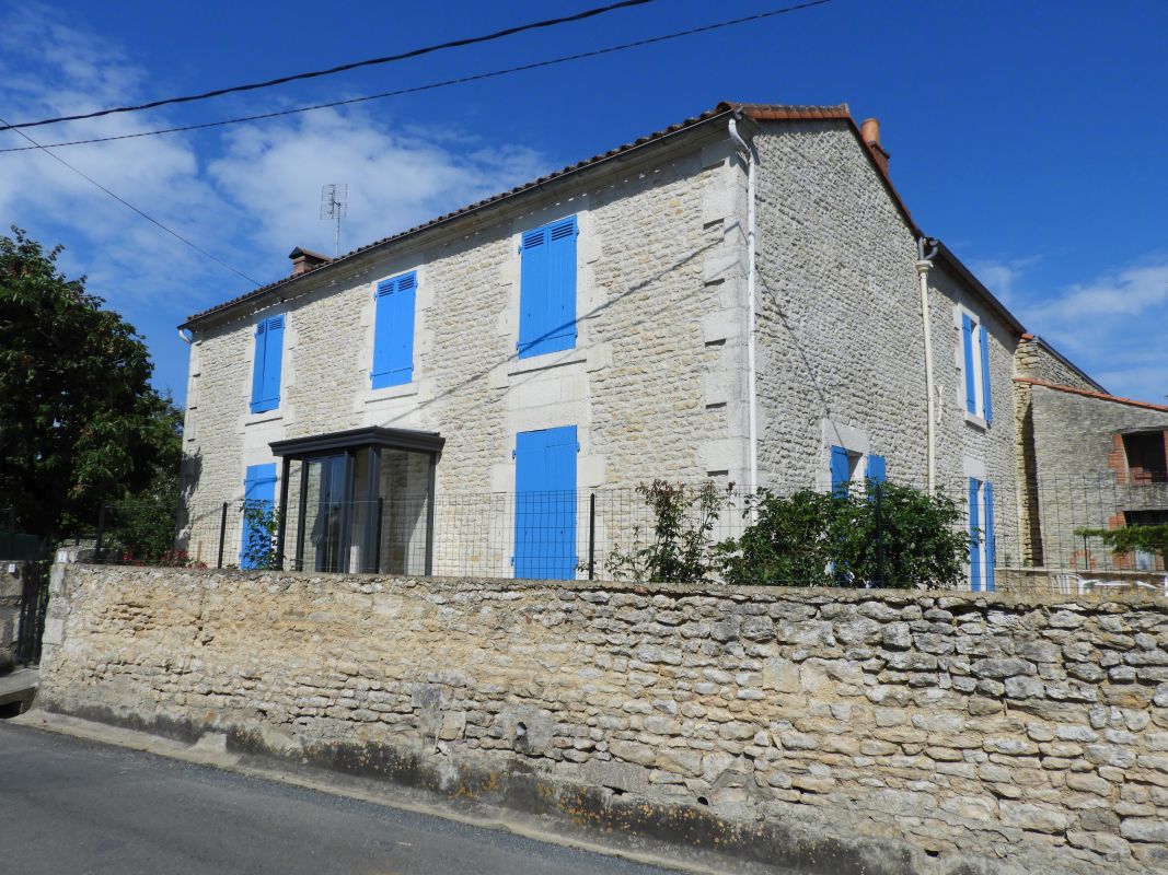 Ferme, actuellement maison, 2 rue du Maréchal-de-Lattre-de-Tassigny