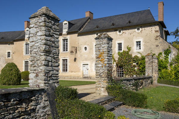 Prieuré Saint-Pierre, puis demeure de villégiature