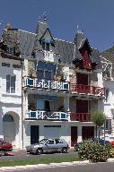Maisons jumelles dites villas balnéaires Saint-Cosme et Saint-Damien, 15-16 esplanade Lucien-Barrière