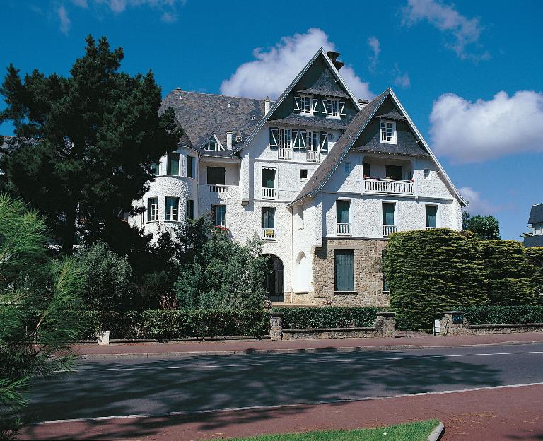 Hôtel de voyageurs Celtic Hôtel actuellement immeuble à logements, 115 avenue du Maréchal-de-Lattre-de-Tassigny