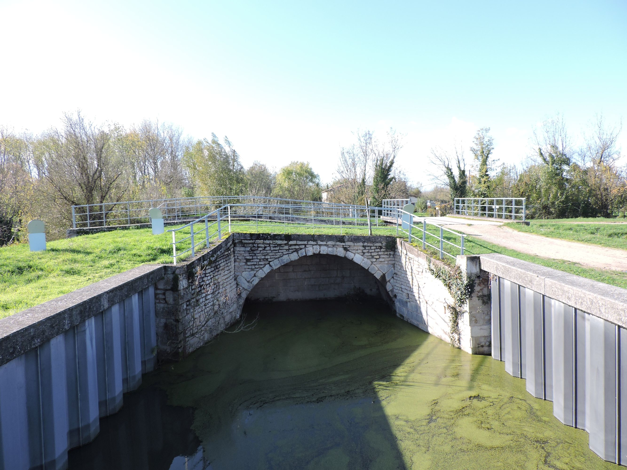 Aqueduc de Maillé