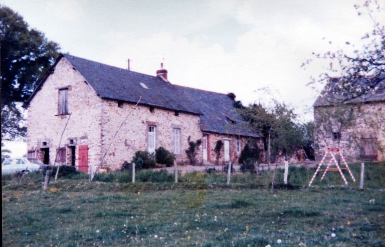 Écart, puis ferme, actuellement maison - la Foucherie, Saint-Léger