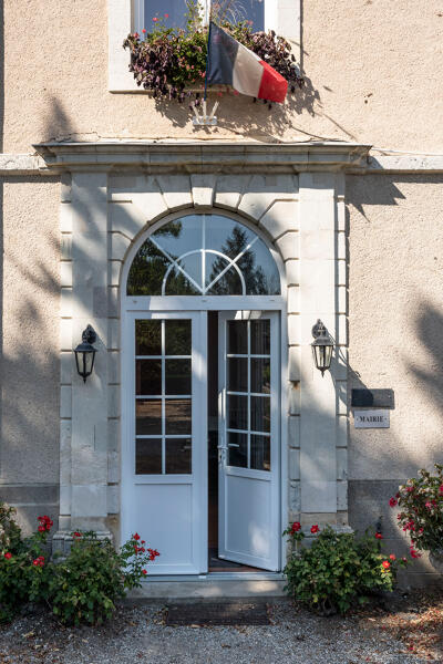 Prieuré-cure puis presbytère, actuellement mairie