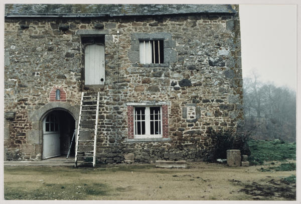 Manoir (?), ferme, actuellement maison, la Haute-Roche