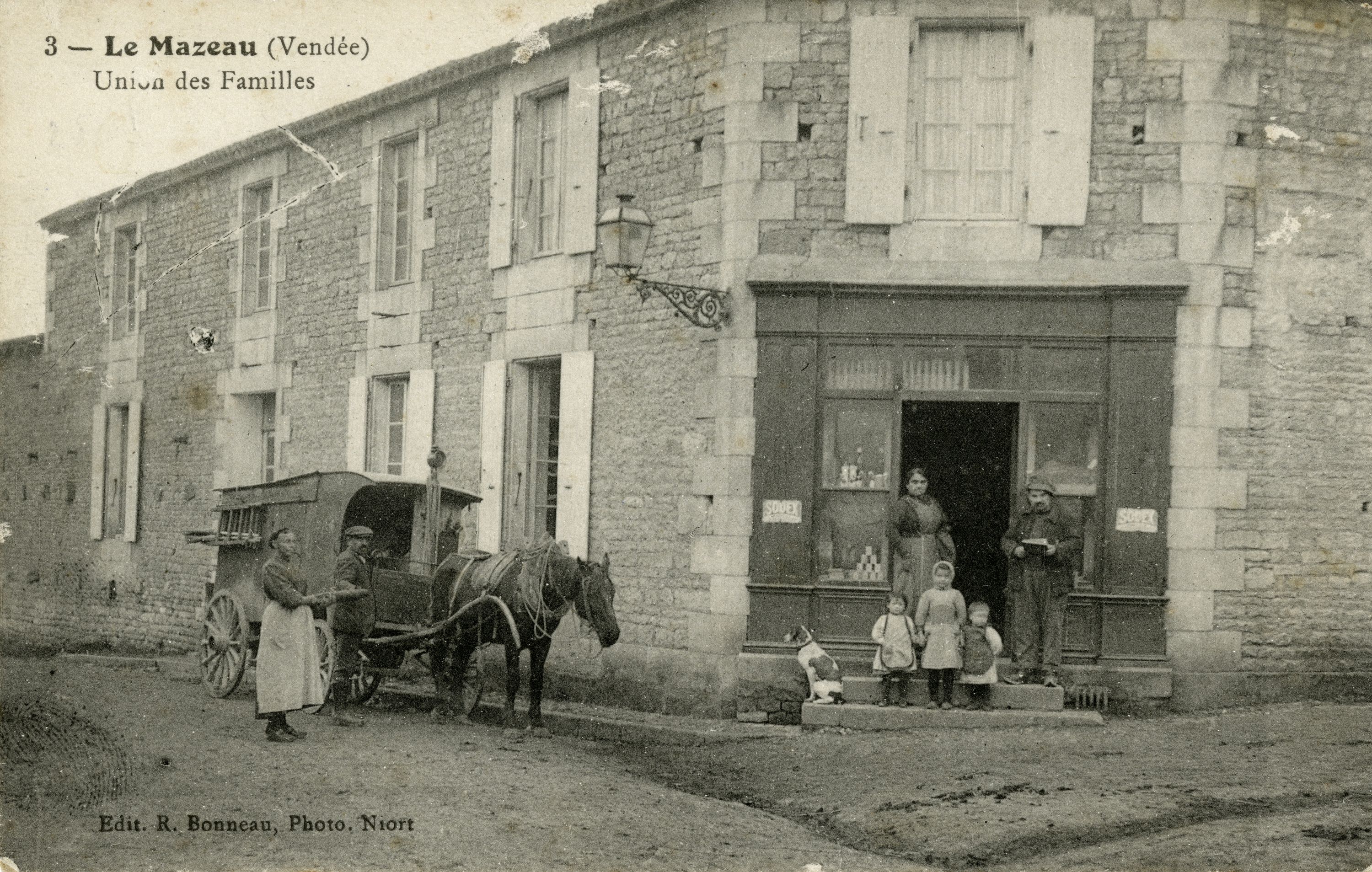 Magasin de commerce, restaurant, actuellement maison, 12 rue du Port