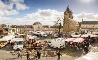 Place de la République, Connerré