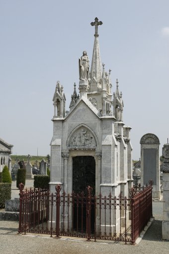 Chapelle funéraire du chanoine Léon Boisseau, Cimetière