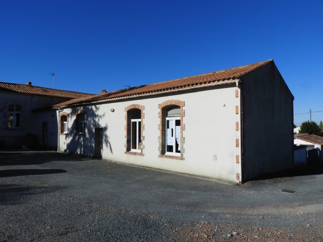 Ecole primaire privée Saint-Hilaire, presbytère ; 6 et 8 rue de la Fuye