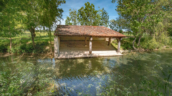 Lavoir, rue du Port