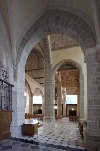 Église paroissiale Saint-Vénérand, rue du Pont-de-Mayenne, Laval