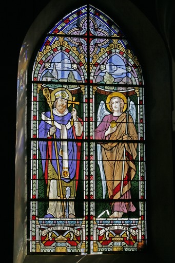 Ensemble de 4 verrières à personnages : sainte Elisabeth, saint François d'Assise, saint Jules, sainte Hélène, saint Aubin, saint Joseph, saint Julien, saint Raphaël (baies 7, 8, 11 et 12) - Église paroissiale Saint-Aubin, Vautorte