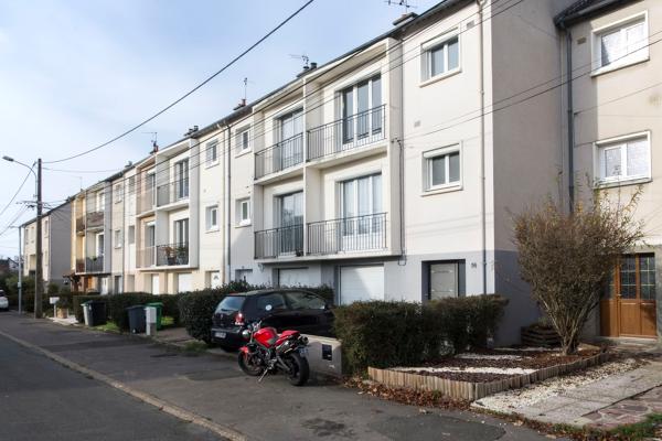 Maisons et immeubles à logements du quartier Sainte-Croix