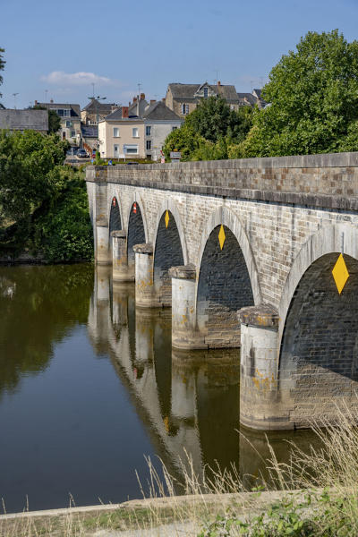 Bourg de Saint-Jean-sur-Mayenne