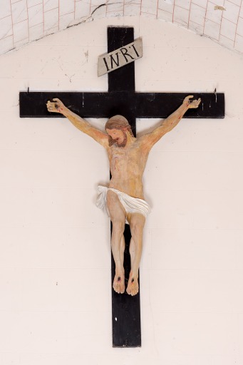 Statue : Christ en croix - Église paroissiale et prieurale Notre-Dame, Saulges