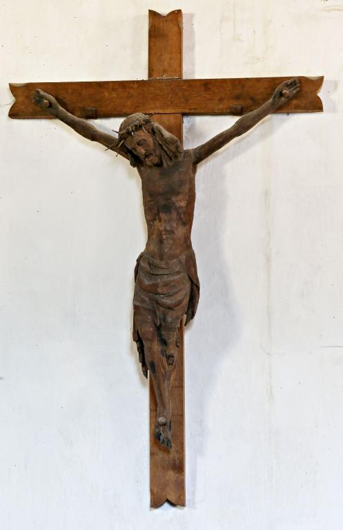 Statue : Christ en croix