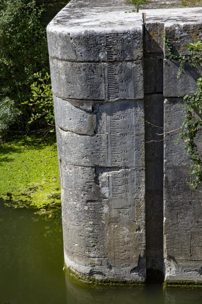 Aqueduc et écluse du Gouffre ; Route de La Rochelle