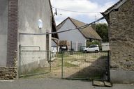 Ensemble d'édifices à cour commune, actuellement 2 maisons, R.D. 143