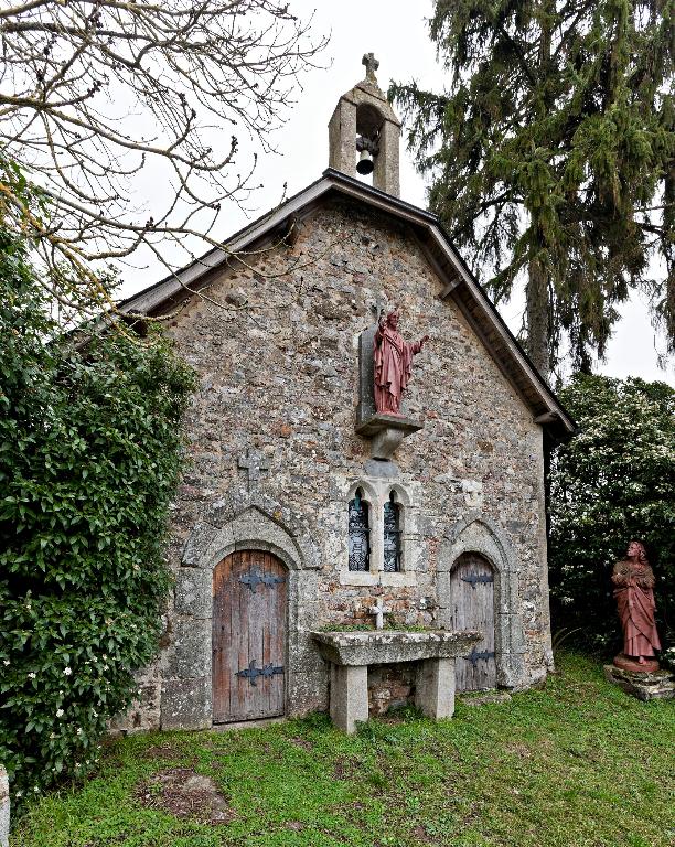 Monument aux morts, chapelle Saint-Trèche de Saint-Jean-sur-Mayenne