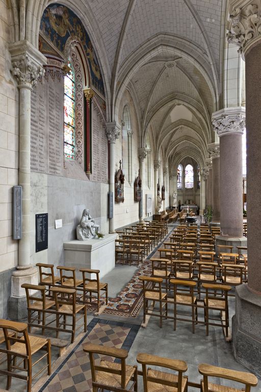 Monument aux morts, église paroissiale Saint-Symphorien de Montjean-sur-Loire