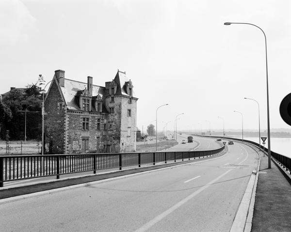 Hôtel Etienne Hervé, puis hôtel Ogeron de la Boire, puis école de charité, puis école des Frères des Ecoles chrétiennes, dit faussement hôtel du Roi-de-Pologne, actuellement institut municipal