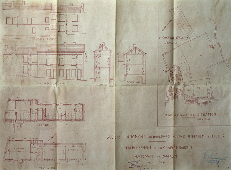 Couvent de sœurs franciscaines Servantes de Marie et hospice-maison de retraite, actuellement maisons ; maison avec chambres d'hôtes, 1 à 5 rue du Tusson