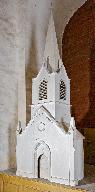 Ex-voto : maquette du clocher-porche de l'église Notre-Dame de l'Assomption de la Rouaudière