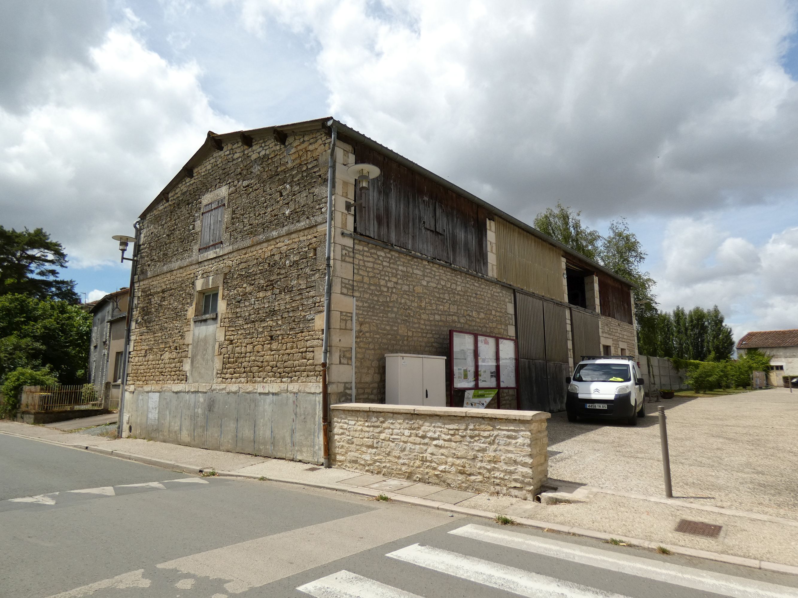 Maison, entrepôt commercial puis mairie, 10 rue Principale