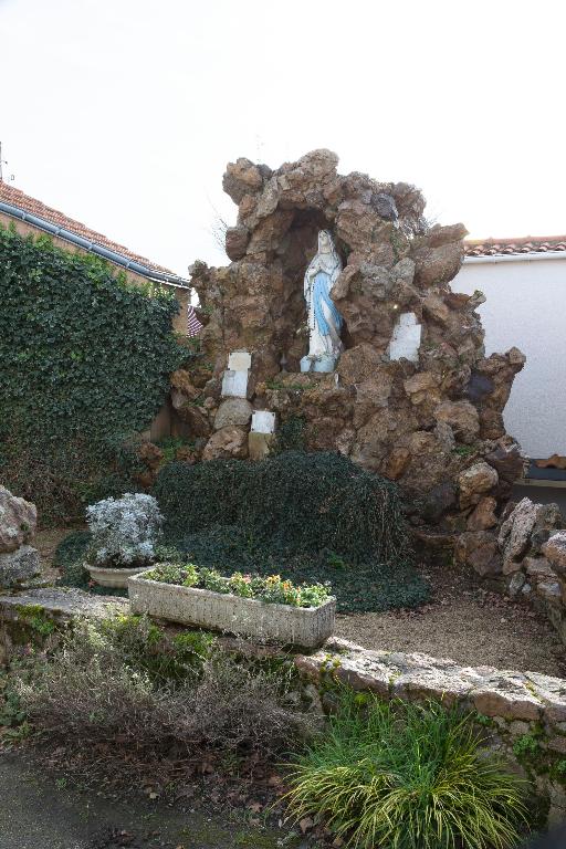 Édicule religieux commun, dit "la grotte", à la Rairie (La Haye-Fouassière), cadastre 2015, parcelle AS 254.