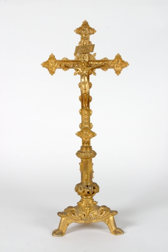 Croix d'autel - Église paroissiale Saint-Jean-Baptiste, Saint-Jean-sur-Erve