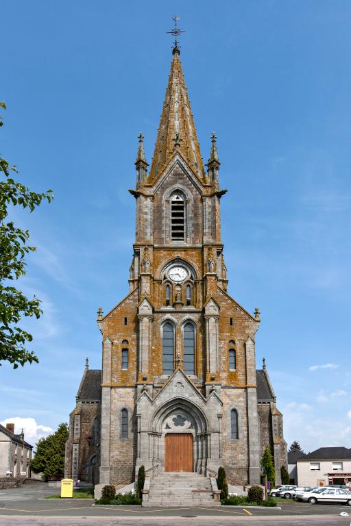 Église paroissiale Saint-Pierre-et-Saint-Paul - place de l'église, Courcité