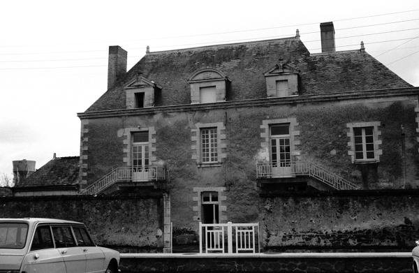 Maison puis école de filles, 20 place Jeanne-d'Arc