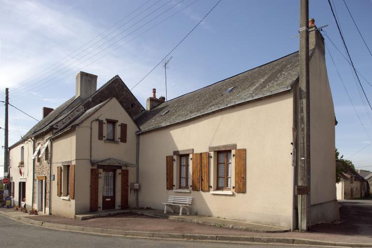 Maison - 5 place Adam-Becker, 1ère maison, Blandouet