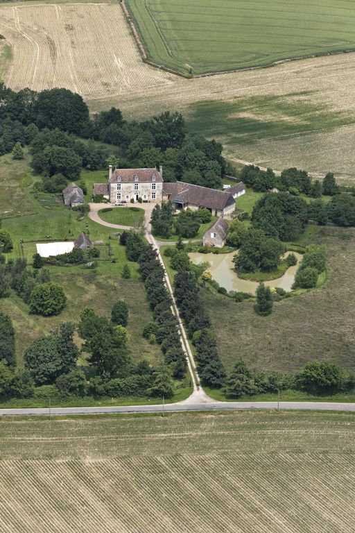 Launay, demeure puis ferme, actuellement maison.