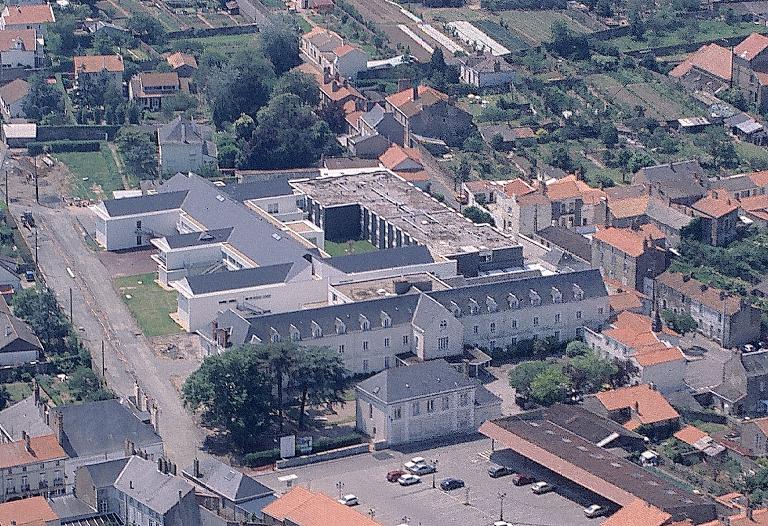 Hôpital général, hôpital, maison de retraite, place du Docteur-Marcel-Daniel ; rue Pierre-Jubau, Paimbœuf