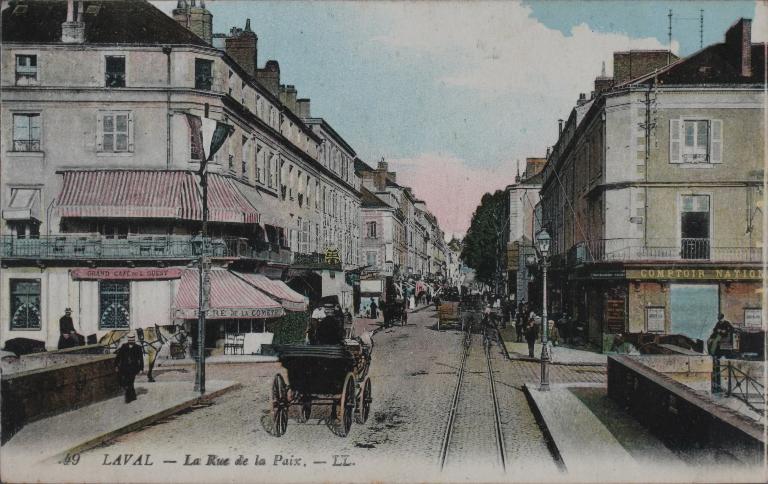 Immeuble à logements et café dit Grand Café de l'Ouest, quai Béatrix-de-Gâvre, rue de la paix, Laval