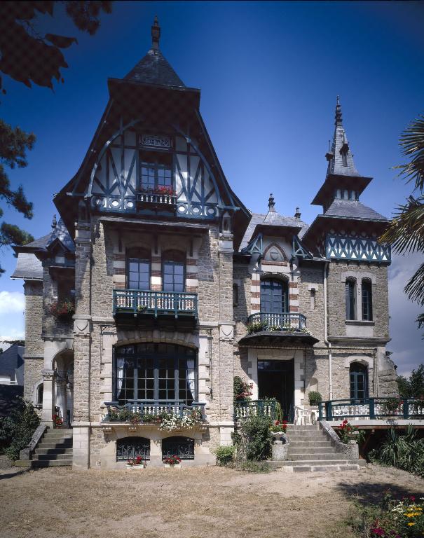 Maison dite villa balnéaire Ker Louisic, 11, 13 avenue Pasteur