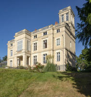 Demeure de villégiature dite château