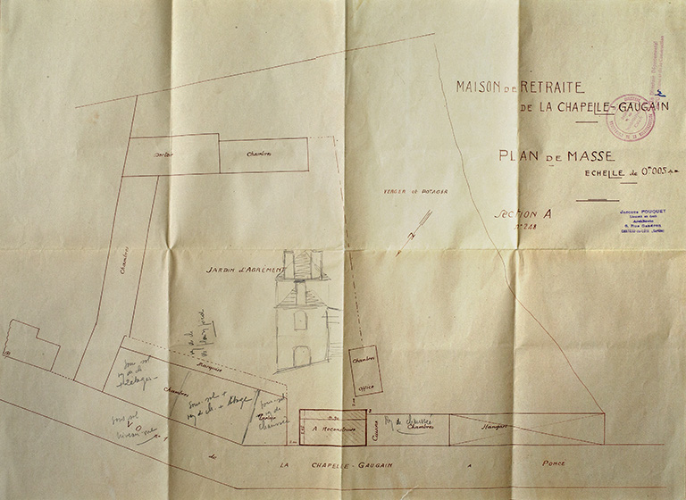 Couvent de sœurs franciscaines Servantes de Marie et hospice-maison de retraite, actuellement maisons ; maison avec chambres d'hôtes, 1 à 5 rue du Tusson