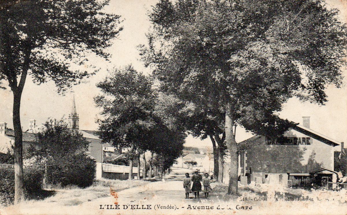 Café dit Café de la Gare, actuellement maison, 15 et 17 avenue de la Gare