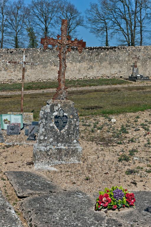 Cimetière à Beaumont-Pied-de-Bœuf