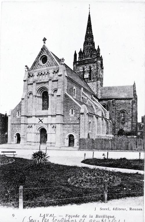 Prieuré de bénédictines, puis église paroissiale Notre-Dame, actuellement basilique Notre-Dame d'Avesnières, place d'Avesnières, Laval