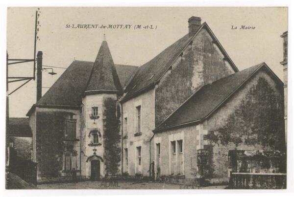 Manoir dit logis de la Prévôté, puis mairie et école, aujourd'hui mairie déléguée de Saint-Laurent-du-Mottay