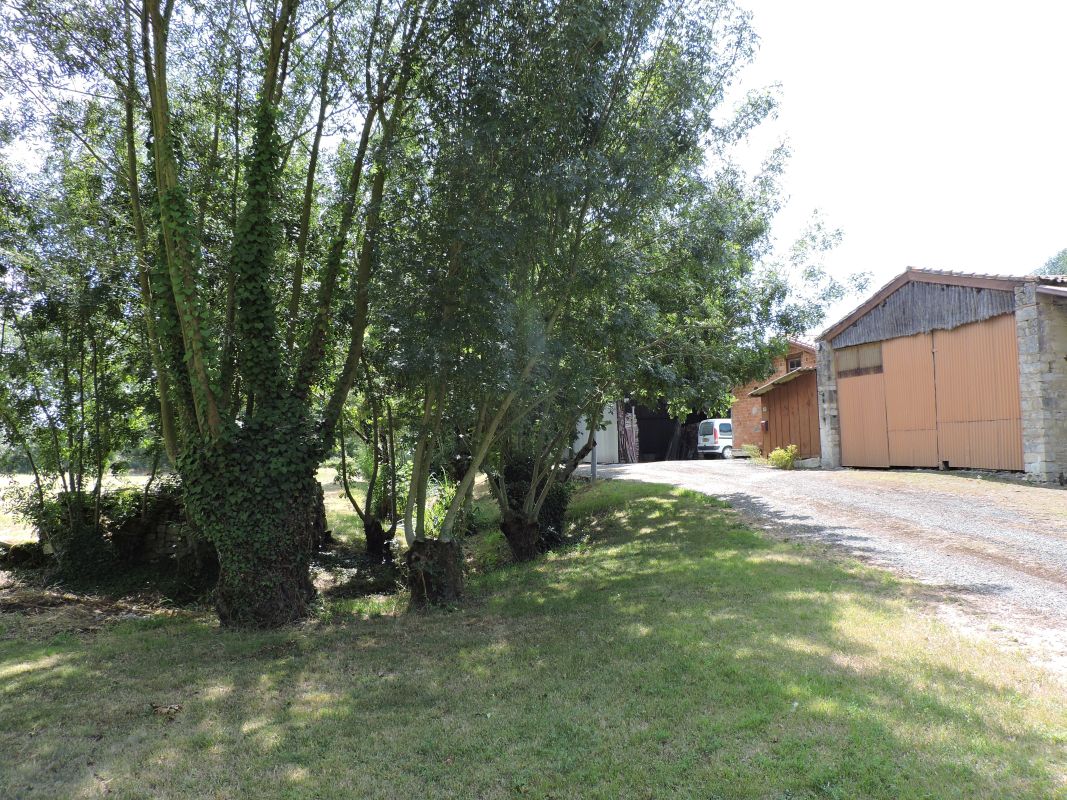 Ferme dite la hutte de la Lime ou Digolet, actuellement maison ; Marais de Digolet