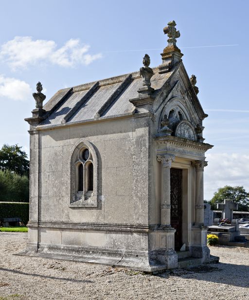 Chapelle funéraire de la famille de La Tour d'Auvergne-Lauraguais - Cimetière, rue des Plantes, Villiers-Charlemagne