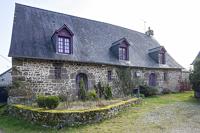 Ancienne maison et grange seigneuriale de la Guilbardière, actuellement maison