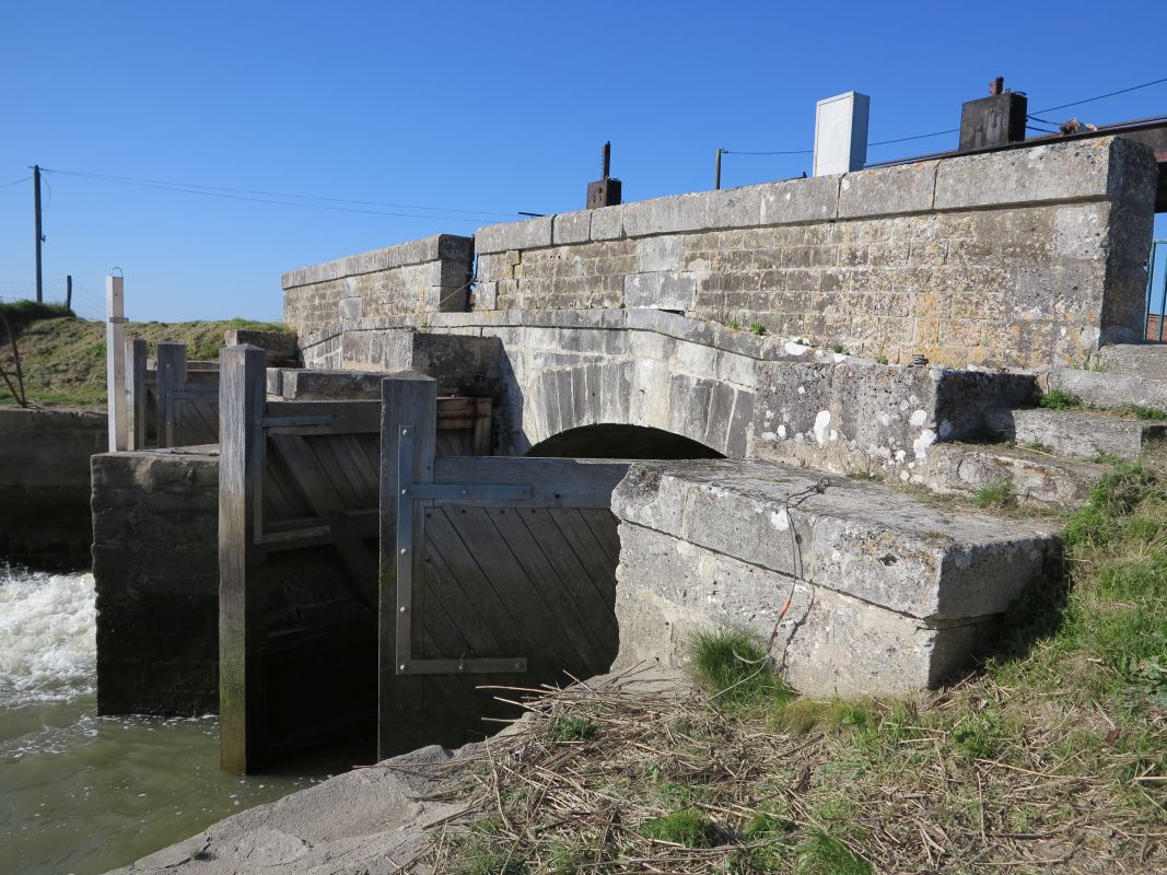 Portes du canal des Cinq Abbés, maison de garde