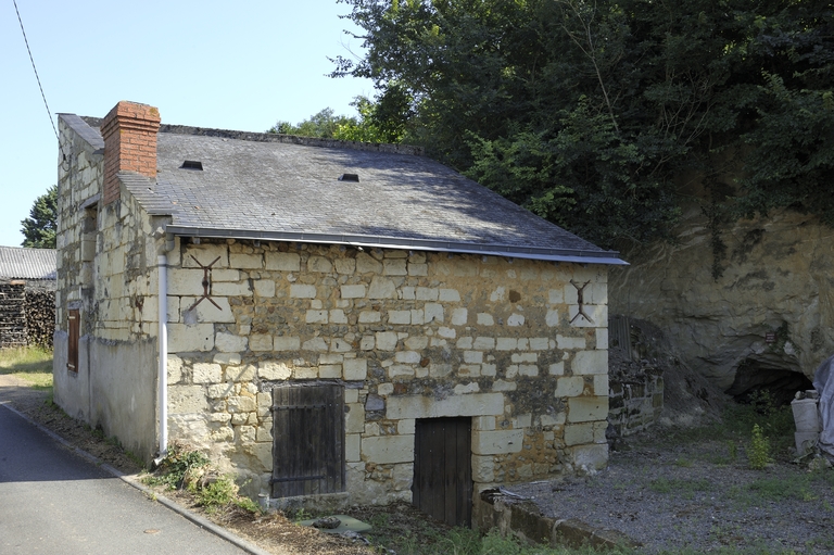 Maison, rue des Potiers, entre le 75 et le 91, Fontevraud-l'Abbaye