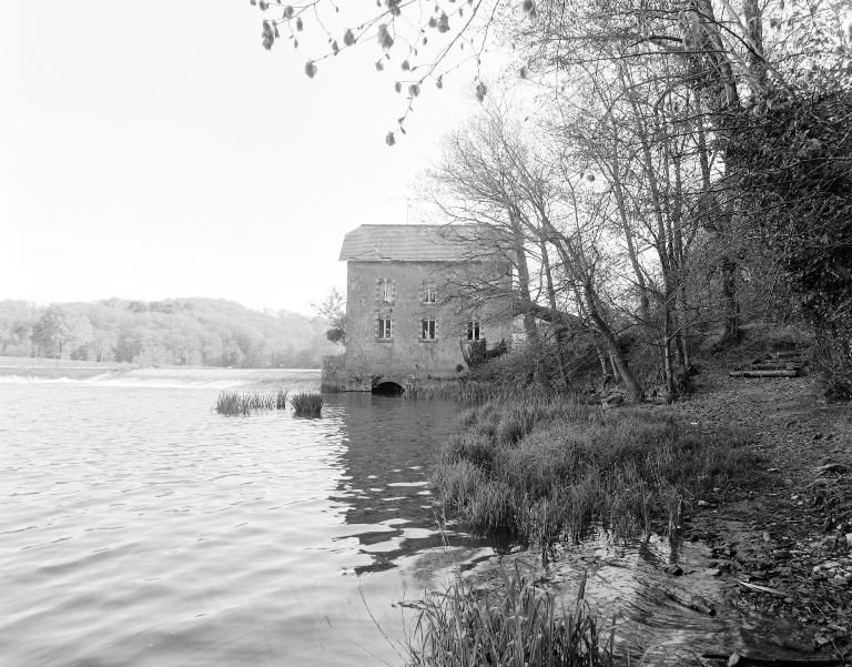 Moulin à farine puis minoterie, actuellement maison