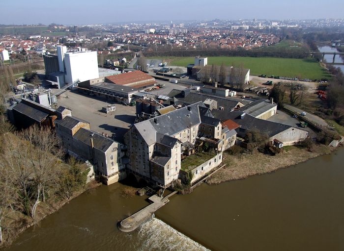 Moulin à blé, puis minoterie, puis entrepôt industriel - les Moulins de Saint-Georges (détruit)